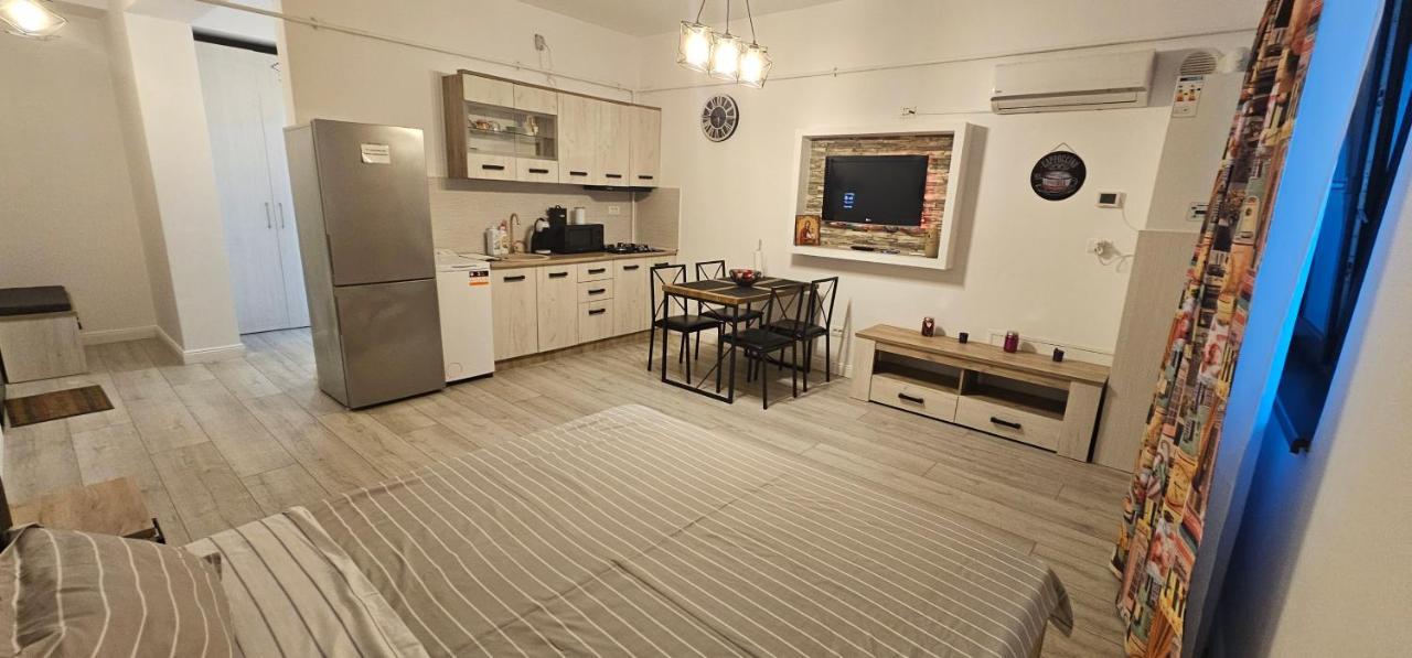 Calin Luma Studio Apartment Năvodari Екстериор снимка